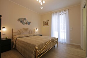 2 bedrooms, iron/ironing board, WiFi, bed sheets - Beautiful Panoramas and Relax in the countryside, at a few minutes from the Sea! (Collesano)