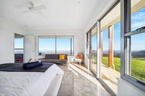 3 bedrooms, desk, iron/ironing board, WiFi