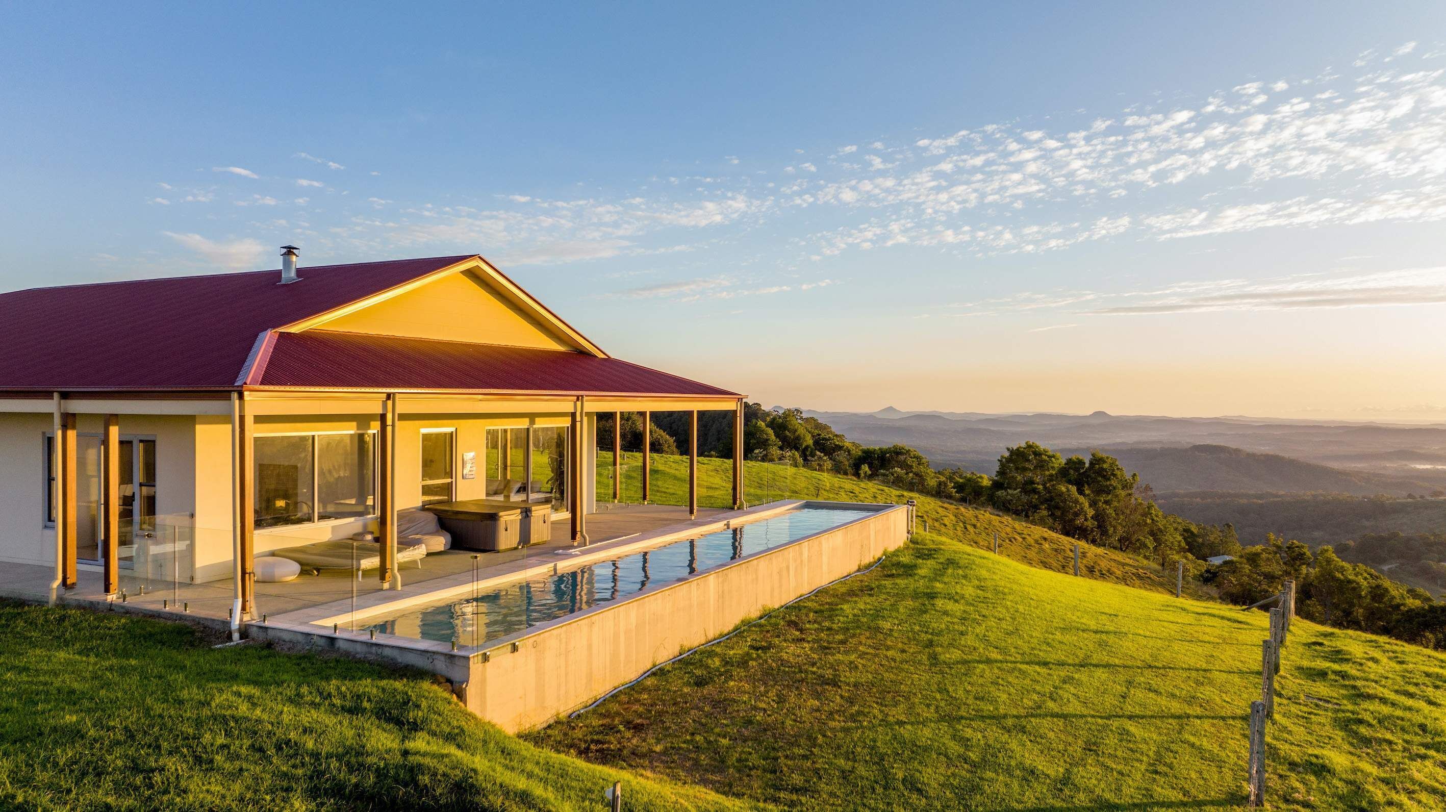 Mountain top escape with heated magnesium pool spa and sweeping 360 degree Hinterland views