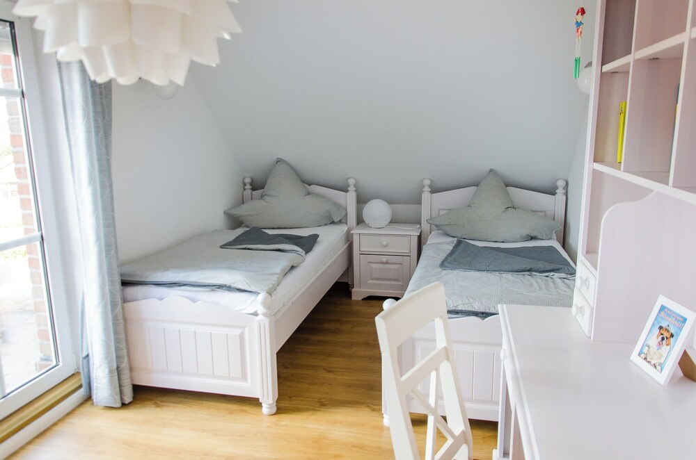 Vacation home Astrid, modern comfort and lovely furnishings. Hooksiel