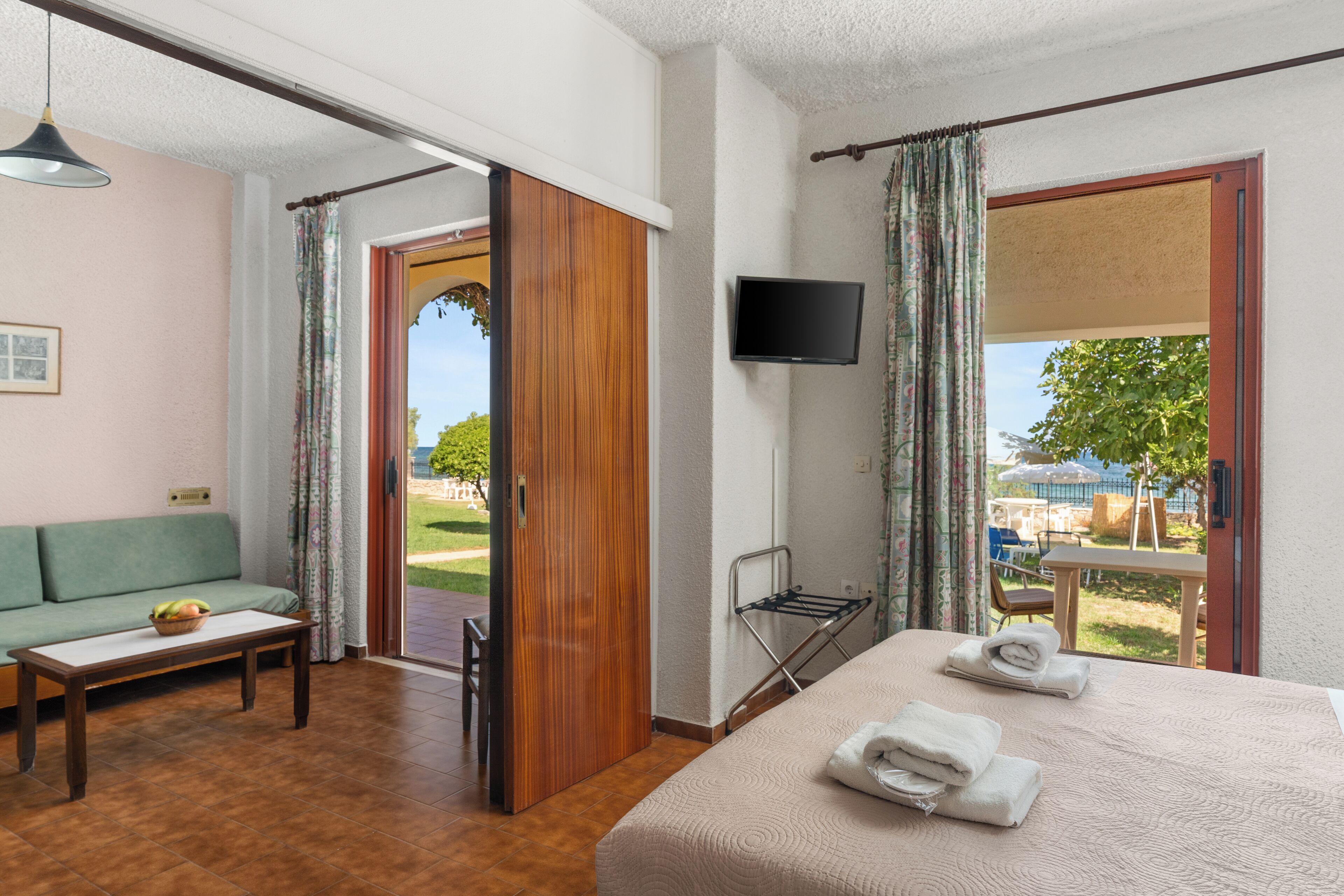 Free cribs/infant beds, free WiFi, bed sheets