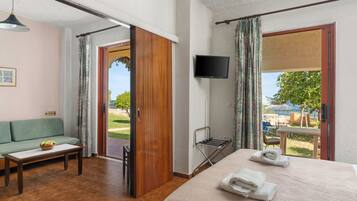 Free cots/infant beds, free WiFi, bed sheets