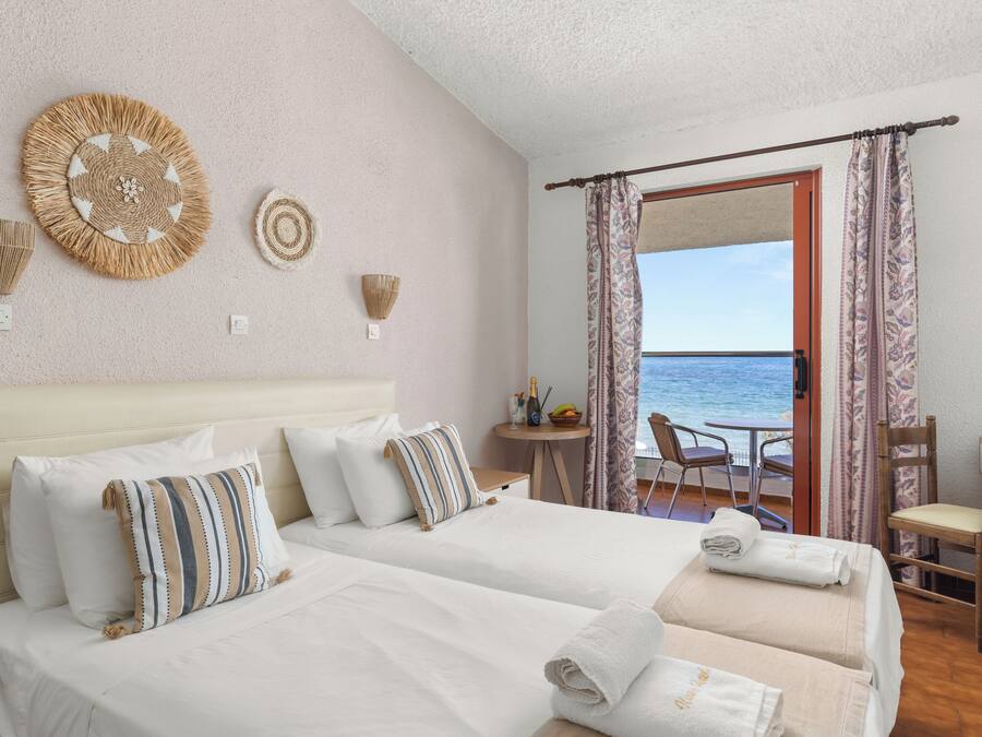 Quarto casal clássico, vista para o mar | Berços grátis, Wi-Fi de cortesia, roupa de cama