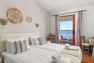 Classic Double Room, Sea View | Free cribs/infant beds, free WiFi, bed sheets
