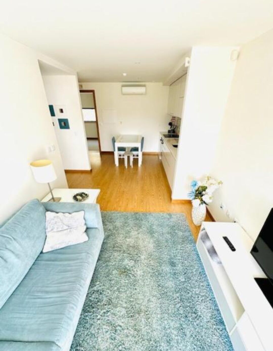 Apartamento Água | Living area | TV