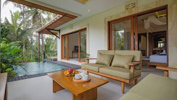 Comfort Villa, 2 Bedrooms, Pool View | Courtyard view