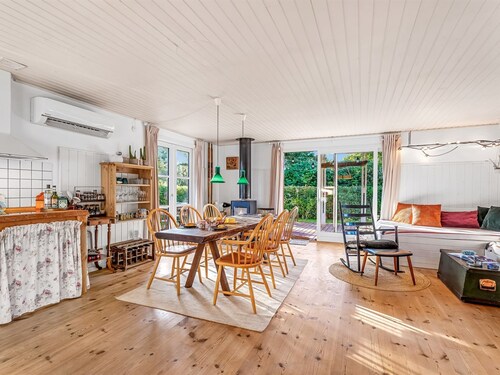 "Heraldine" - 400m from the sea by Interhome