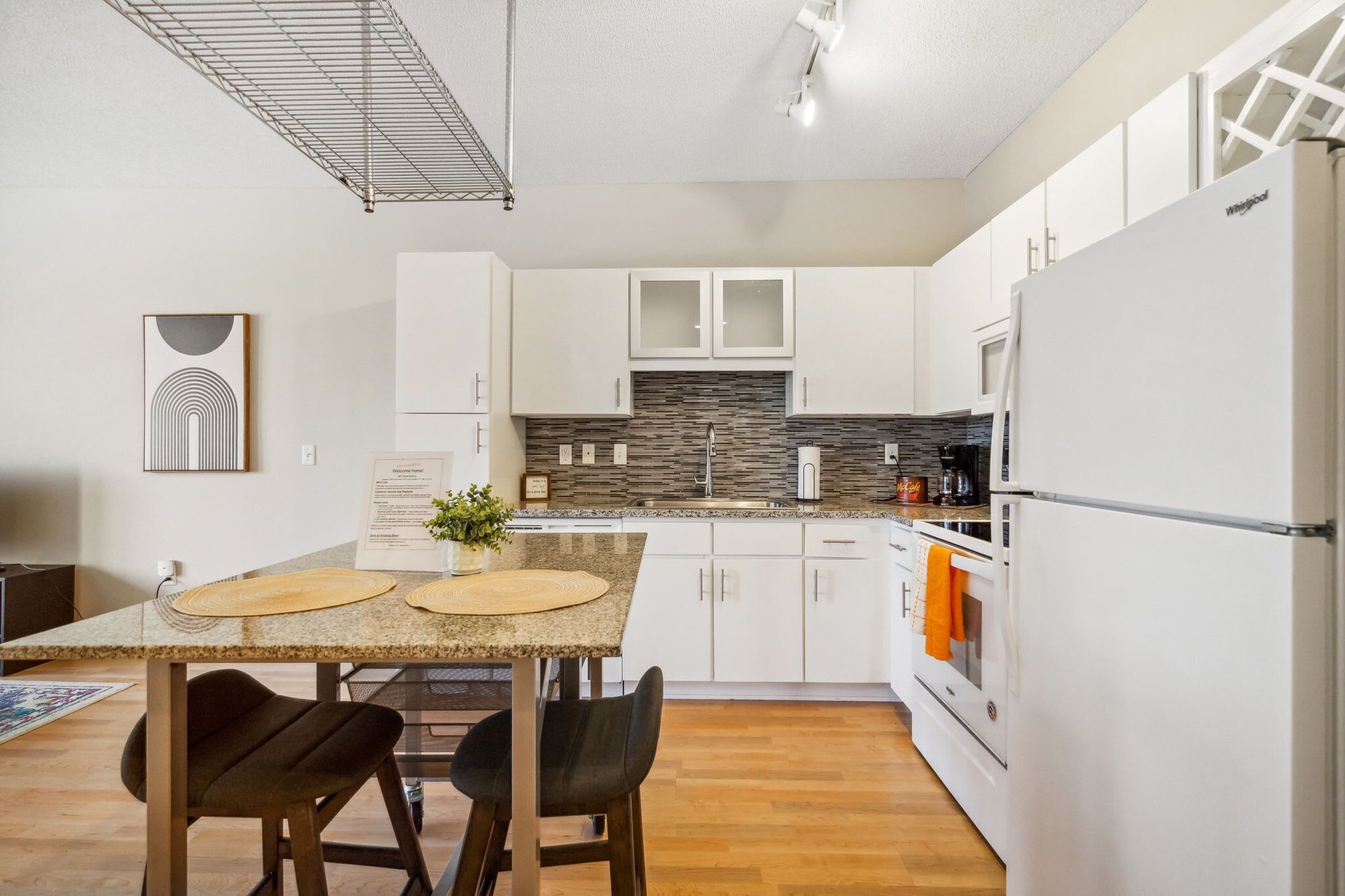 冰箱、微波炉、烤箱、炉灶