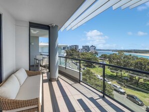 Property grounds - Modern Apartment in the Heart of Cotton Tree (Sunshine Coast)