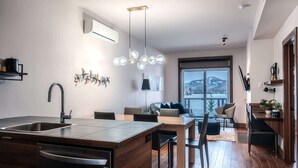 Unclassified image, 2 of 42, button - Condo overlooking Lac Superieur & mountain views (Lac-Supérieur)