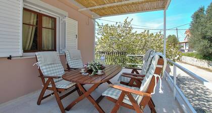 La Nonna Efrosini...Traditional maisonette