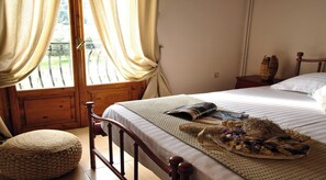 3 bedrooms, iron/ironing board, travel crib, free WiFi