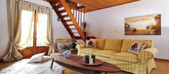 La Nonna Efrosini...Traditional maisonette