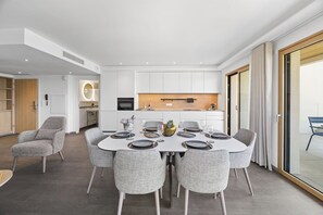 Comfort Apartment, 2 Bedrooms, Terrace, Sea View | Dining room