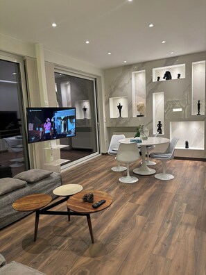 43-cm flat-screen TV with cable channels, streaming services - Acropolis view (Athens)