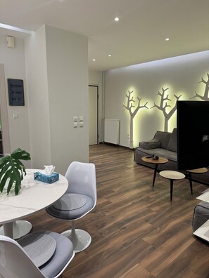 Luxury Condo, City View | 2 bedrooms, premium bedding, down comforters, individually decorated - Acropolis view (Athens)