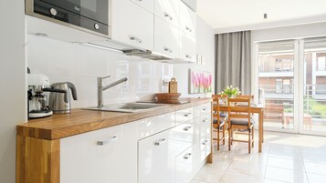 Apartament (9B) | Cozinha privada | Geladeira, chaleira elétrica