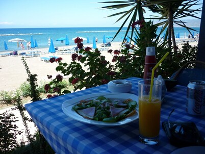 Polis villa rental with shared pool, Wi-Fi, balcony, terrace and air con