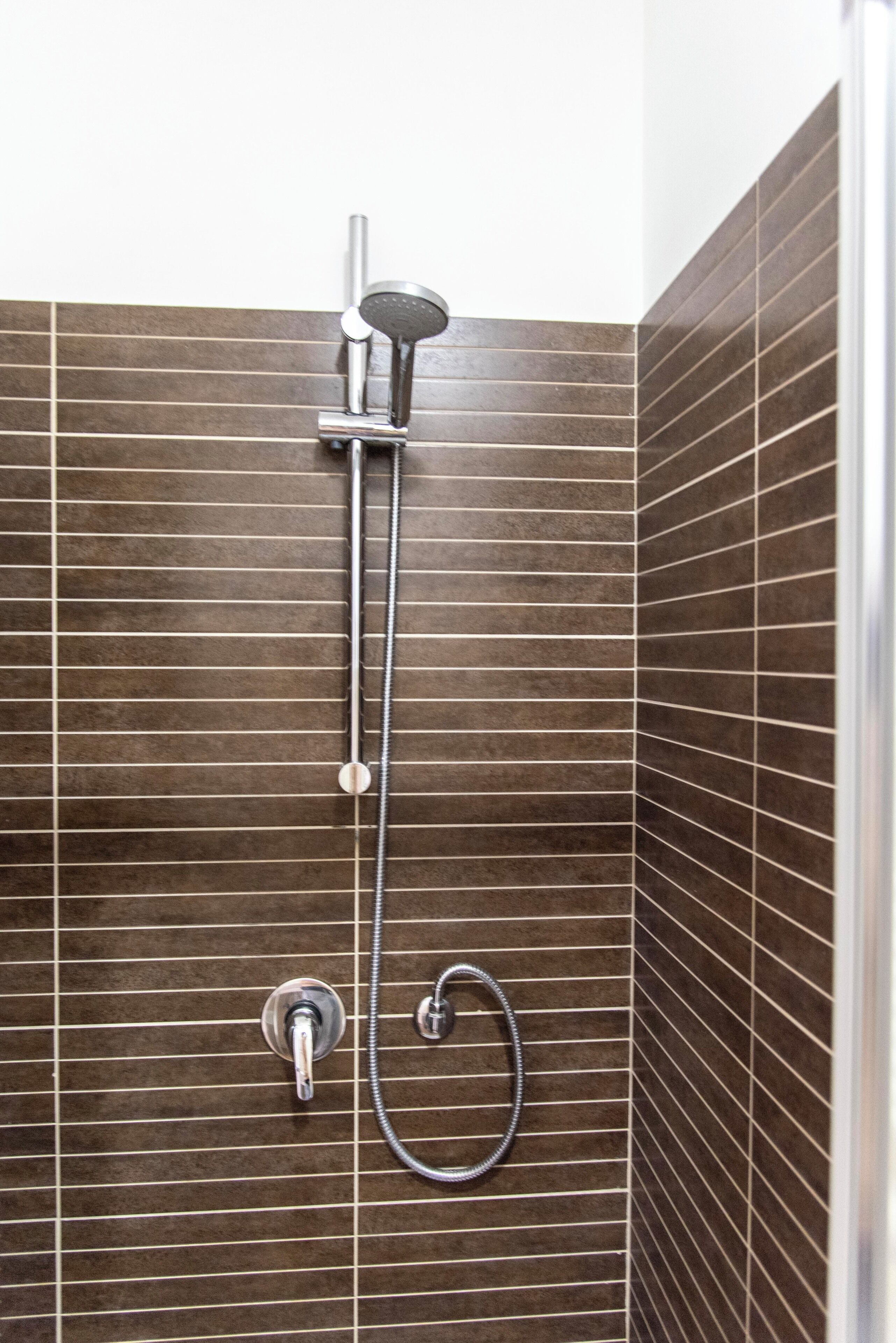 Room San Pietro, queen bed, AC/Heat, non-smoking, private bathroom | 浴室淋浴