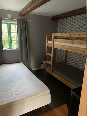 2 bedrooms