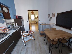 Dining - Magenta House in Asti - Private Garden, BBQ, Pets Allowed, Wi-Fi (Piemonte)
