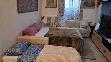 1 bedroom, iron/ironing board, WiFi, bed sheets
