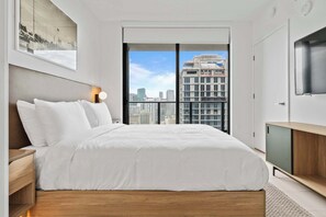 2 habitaciones, tabla de planchar con plancha, cuna de viaje y wifi 