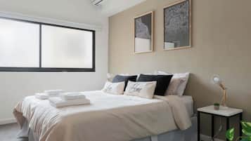 3 dormitorios, escritorio, tabla de planchar con plancha y wifi