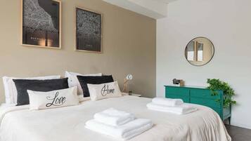 3 bedrooms, desk, iron/ironing board, WiFi