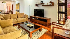 TV - Olana Beach by Horizon Holidays (Black River)