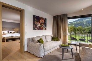 Frette Italian sheets, premium bedding, pillow-top beds, minibar - Dolomitengolf Suites (Lavant)