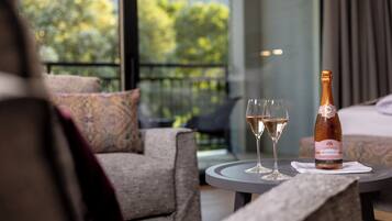 Suíte júnior, no jardim | Lençóis italianos Frette, roupas de cama premium