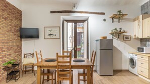 家庭公寓, 露台 | 房內用餐