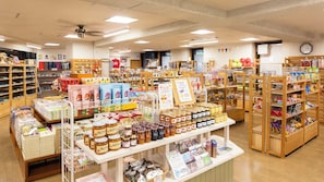 Gift shop - HOTEL ICHINOSE (Yamanouchi)