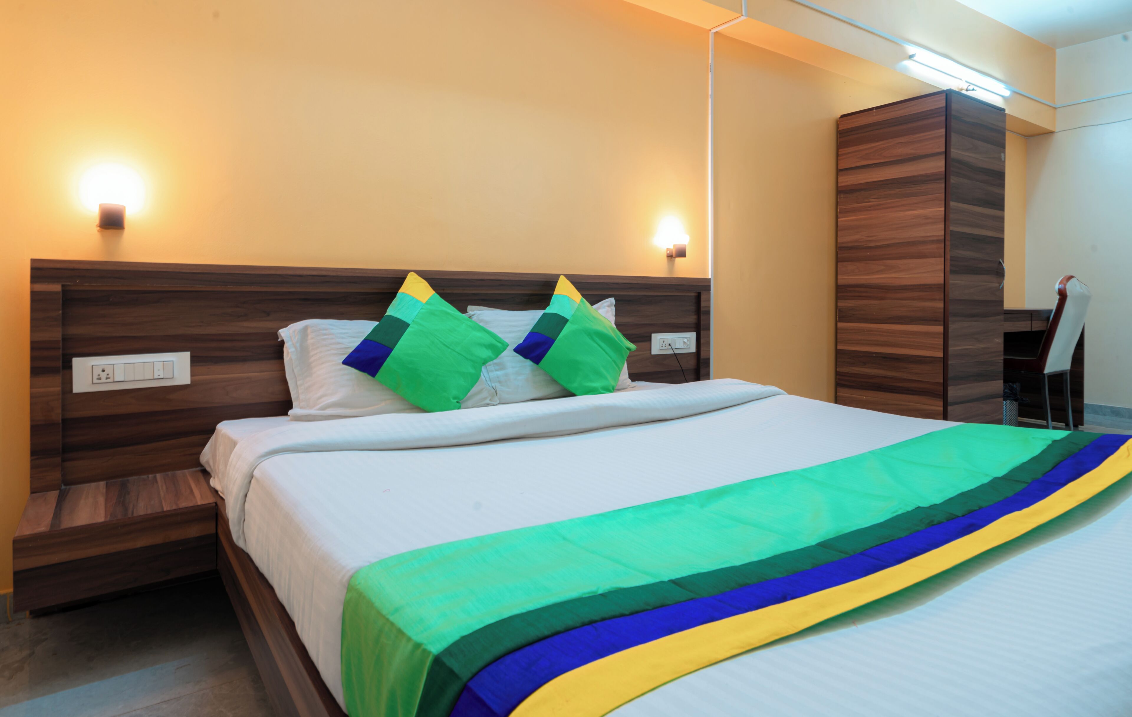 Deluxe Double Room | Desk, laptop workspace, free WiFi