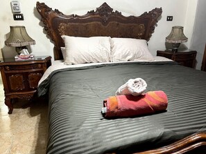 3 bedrooms, desk, iron/ironing board, WiFi