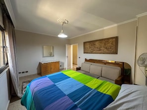 3 bedrooms, desk, iron/ironing board, WiFi