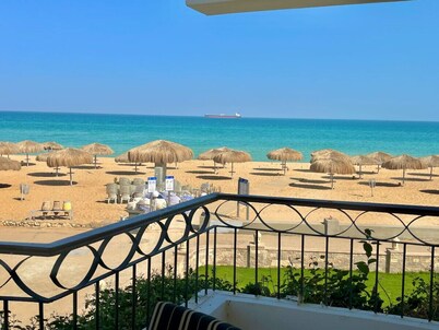 6 beds/Beachfront Redsea Chalet Gorgeous View