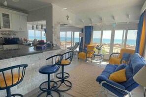 Interior - 6 beds/Beachfront Redsea Chalet Gorgeous View (عربان العتيقة والمنايف)