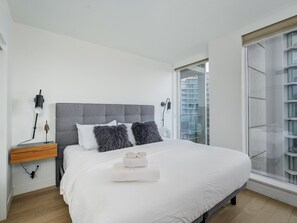 1 bedroom, desk, iron/ironing board, WiFi