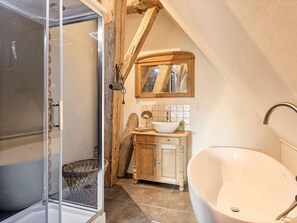 Bathroom - Historic 17-guest Inn Near Heritage (Ternaard)