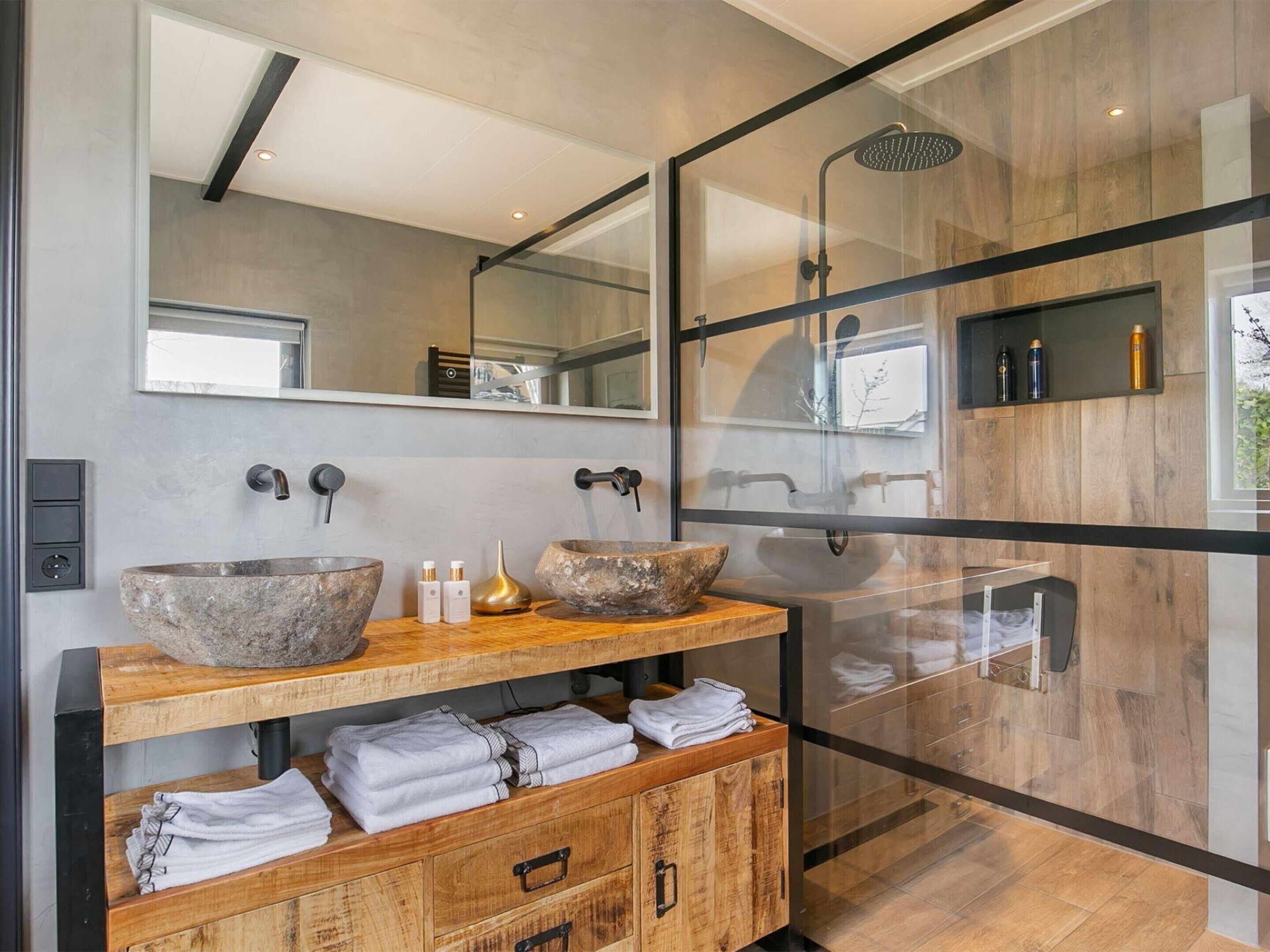 Maison | Salle de bain | Séchoir à cheveux, serviettes fournies