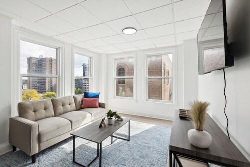 East 636I Cozy & Comfy I Downtown I Gym