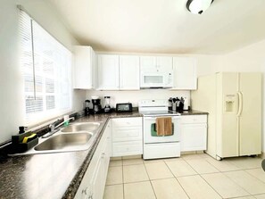 Microwave, oven, stovetop, coffee/tea maker