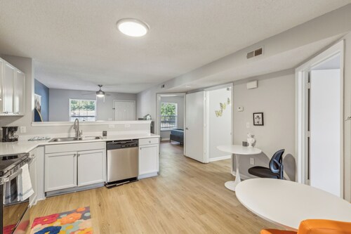 CB 3504-102 Fayetteville Oasis I Modern, Comfy