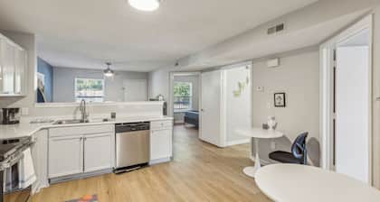 CB 3504-102 Fayetteville Oasis I Modern, Comfy