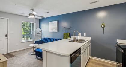 Chick Retreat With Fayetteville Charm (cb)