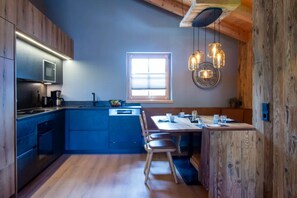 House | Private kitchen - Elegant Alpine Chalet for 10 Guests (Wald im Pinzgau)
