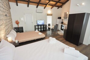 1 bedroom, WiFi, bed sheets - CityGem with a refined design in Vigonovo (Fontanafredda)