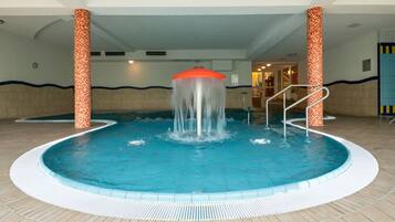 Apartment | Pool | Outdoor pool